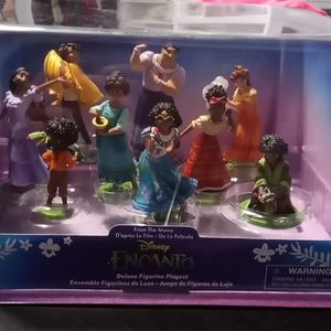 Disney Encanto Deluxe Figurine Playset